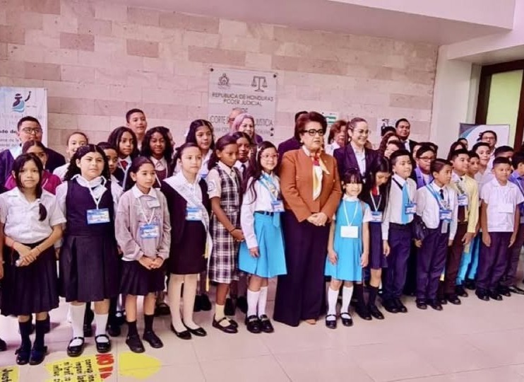 Presidenta de la Corte Suprema de Justicia inaugura el Pleno Infantil y reafirma el compromiso con la niñez hondureña